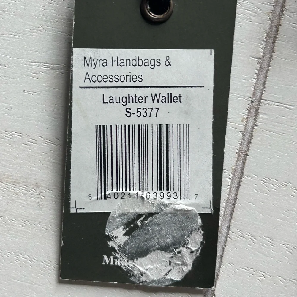NWT Myra Laughter Wallet Semi Circular Leather‎